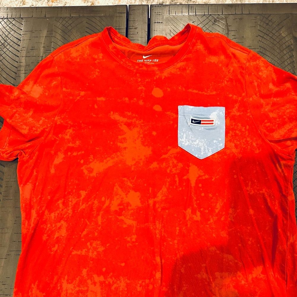 Men’s Nike T-shirt